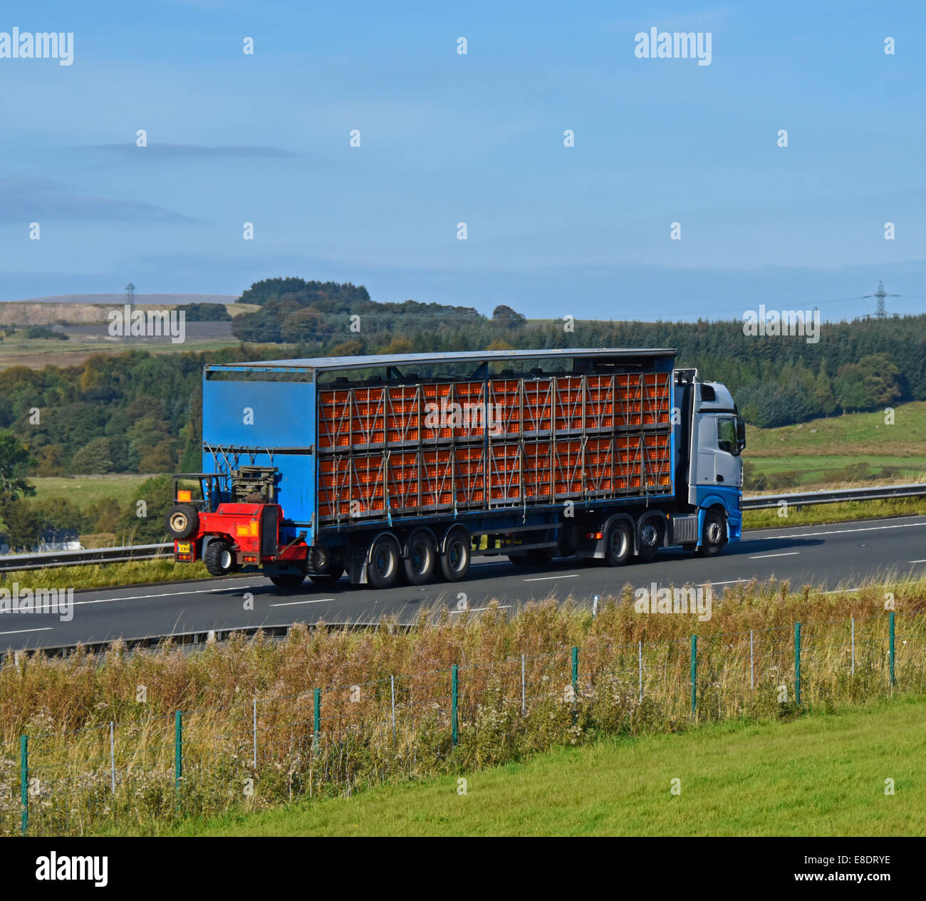 Paletten-Container LKW. Autobahn M6 Richtung Norden. Shap, Cumbria, England, Vereinigtes Königreich, Europa. Stockfoto