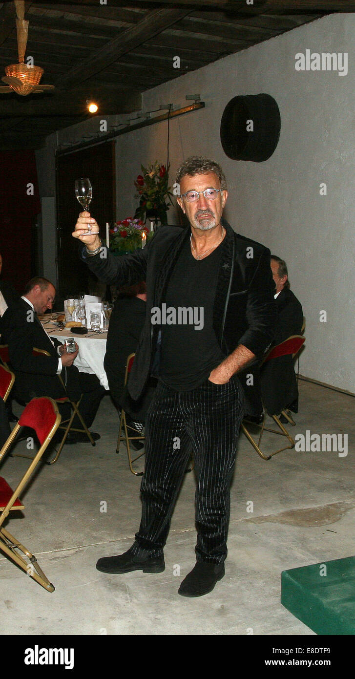 Ehemaligen F1-Teamchef und BBC Pandit Eddie Jordan besucht ein festliches Abendessen während der Beaujolais-Run in Frankreich Stockfoto