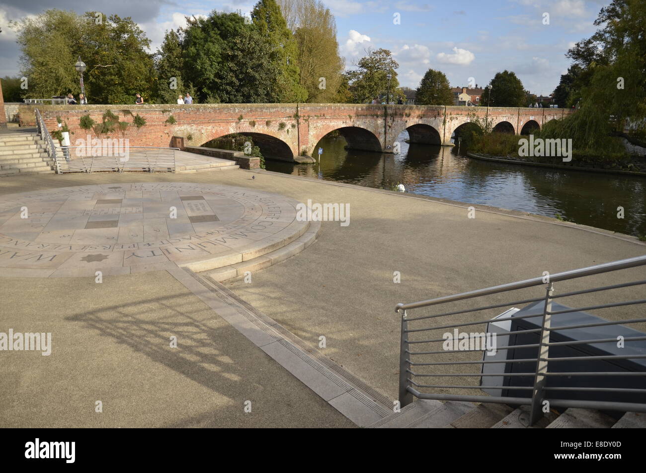 Clopton Brücke über den Fluss Avon in Stratford-Upon-Avon. Stockfoto