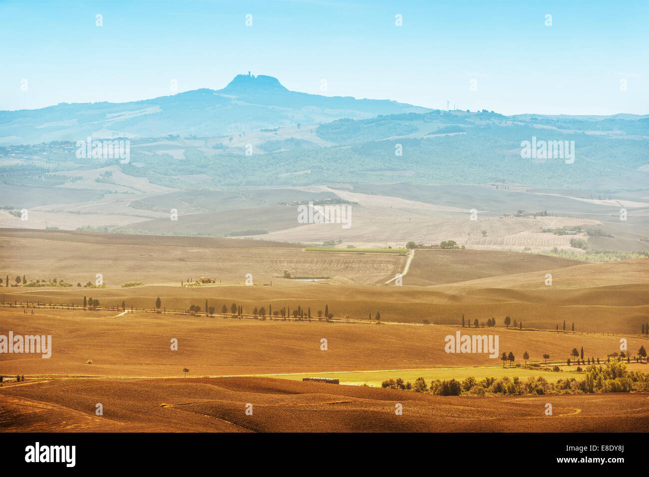 Zeigen Sie Formular Stadt Pienza zum Vulkan Monte Amiata in der Toskana, Italien an Stockfoto