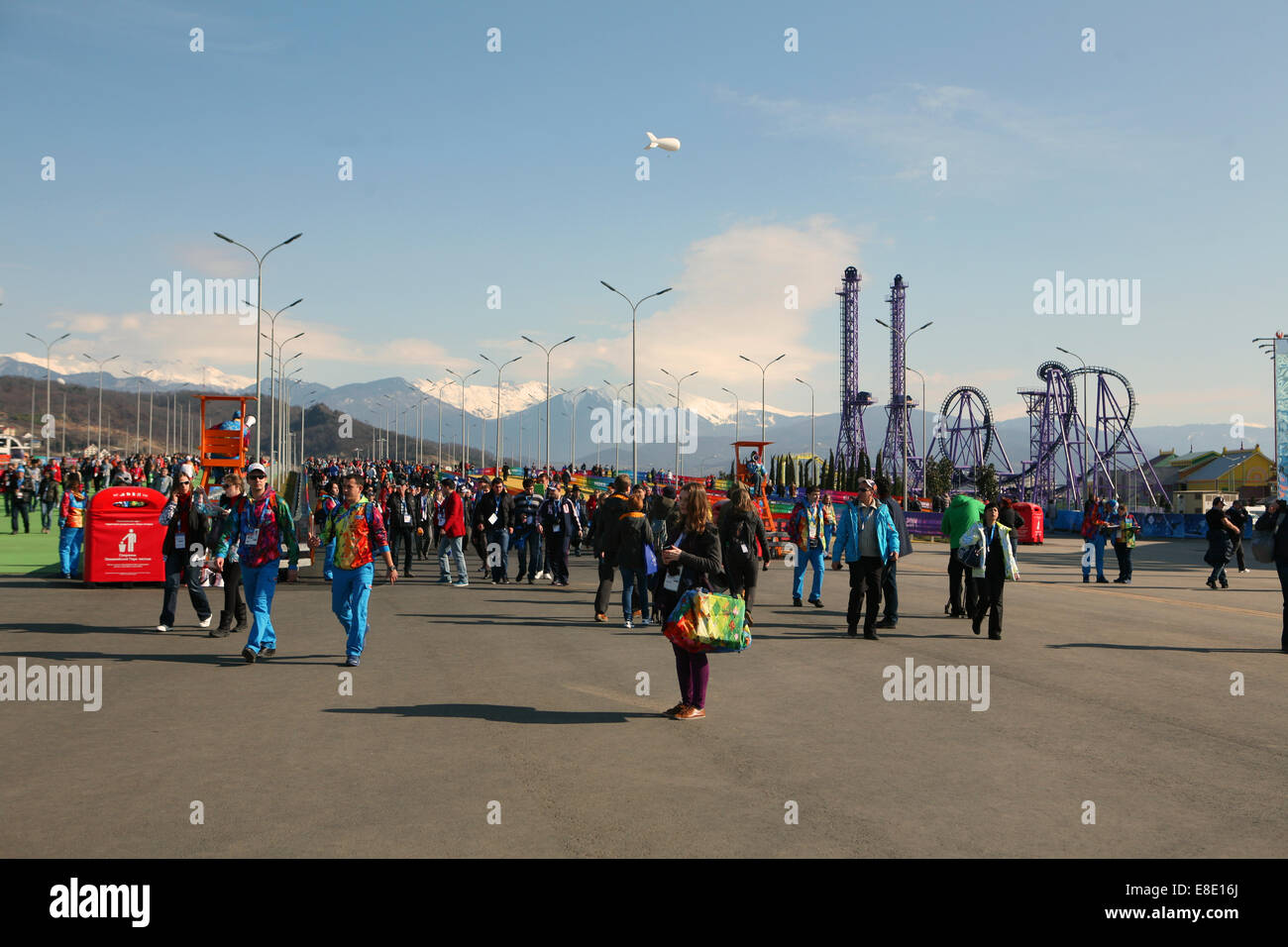 Massen der Olympische Park-Sotschi in Russland angekommen Stockfoto