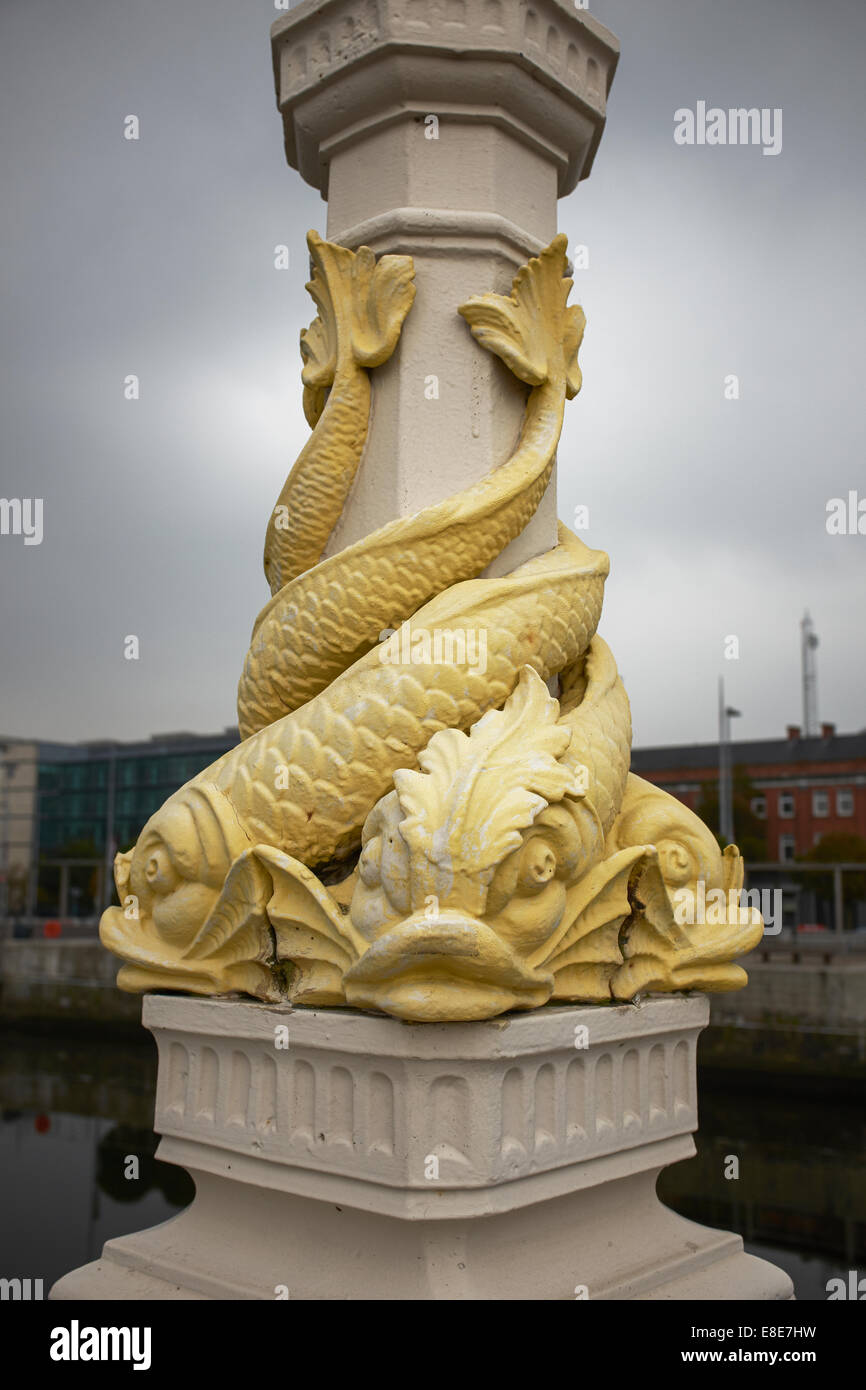 Dekoratives Detail der viktorianischen Lampe Beiträge auf Queens Bridge Belfast Stadtzentrum Stockfoto