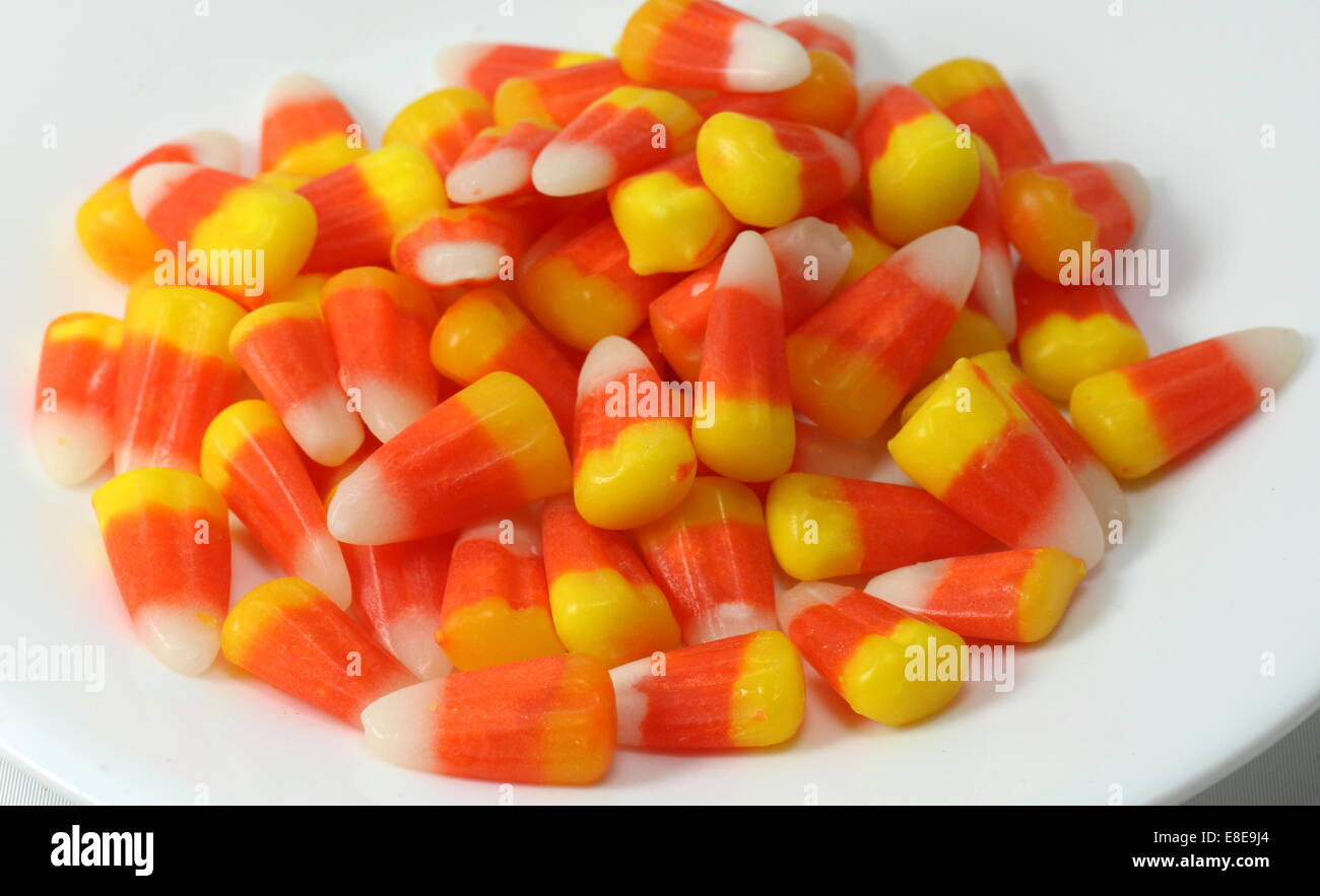 Candy corns in einer Schale Stockfoto