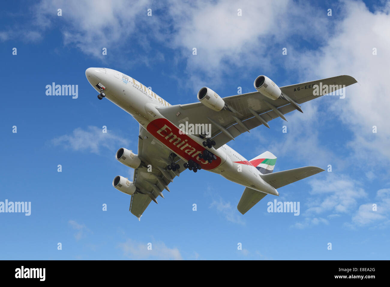 Emirates Airbus A380-Flugzeuge im Endanflug zum Flughafen Manchester UK Stockfoto