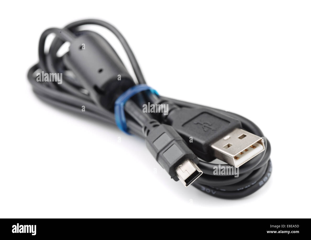 Schwarz USB-Miniusb Kabel isoliert auf weiss Stockfoto
