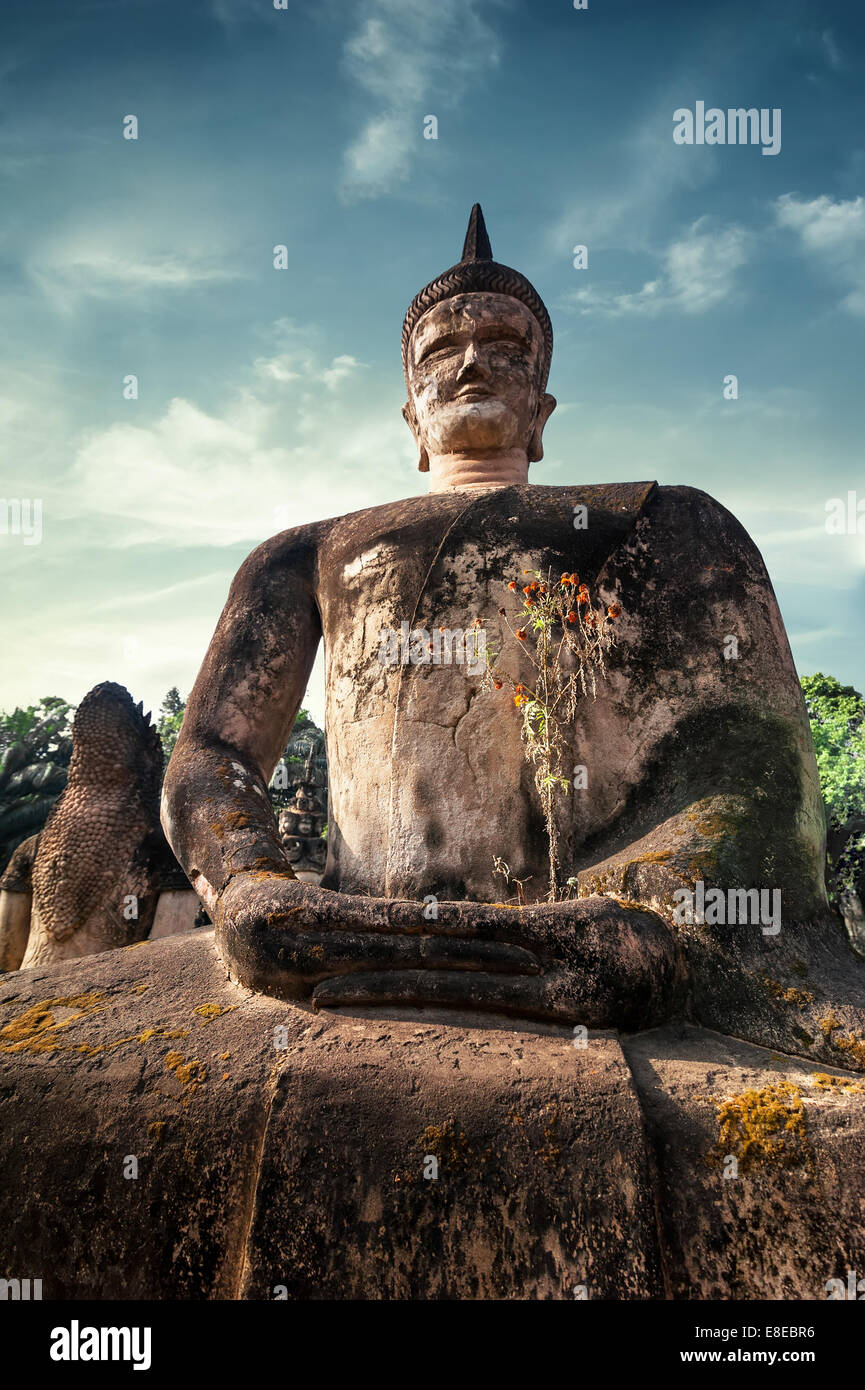 Herrliche Aussicht auf Mythologie und religiöse Statuen im Wat Xieng Khuan Buddha Park. Vientiane, Laos Stockfoto