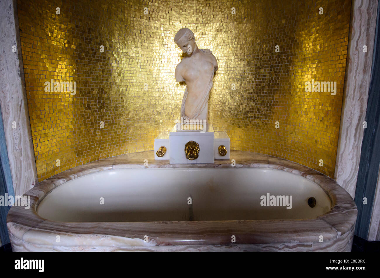 Art-Deco-Bad in Eltham Palace - London, England Stockfoto