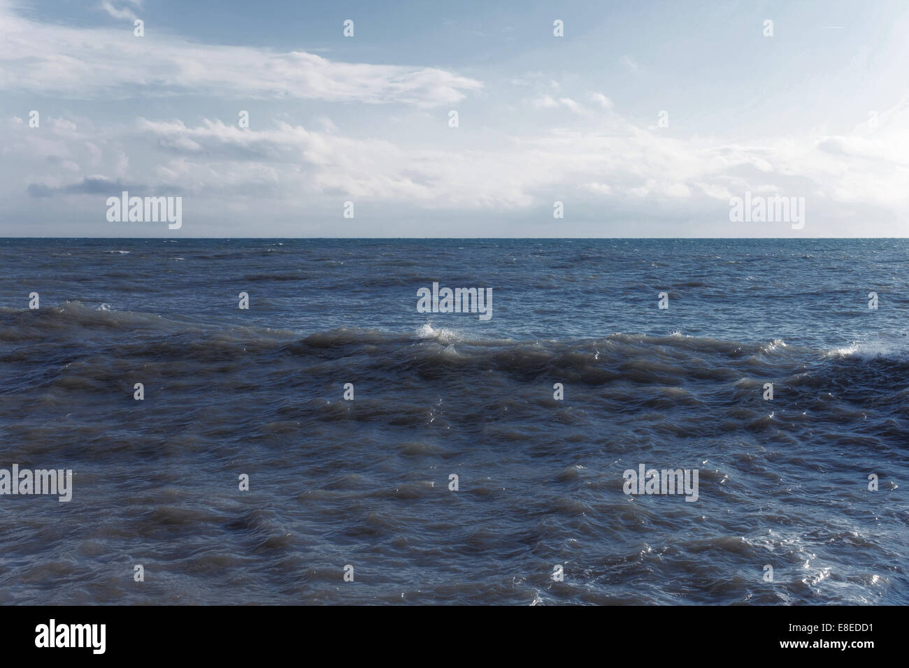 Tag-Landschaft mit dem Meer und den Himmel Stockfoto