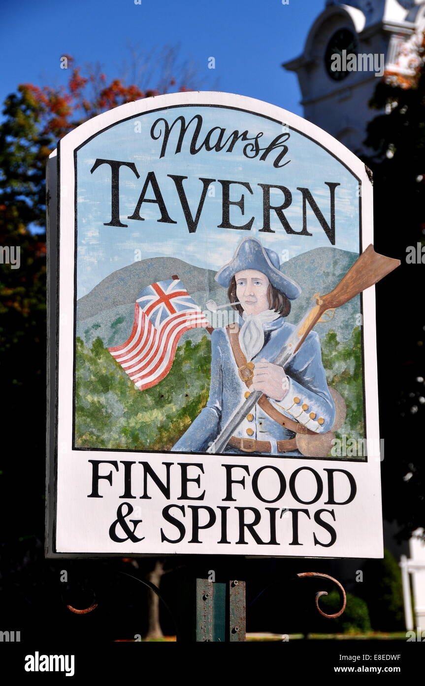Manchester Village, Vermont: Handbemalte Zeichen für die Marsh-Taverne im aufstrebenden Equinox Hotel and Resort Stockfoto
