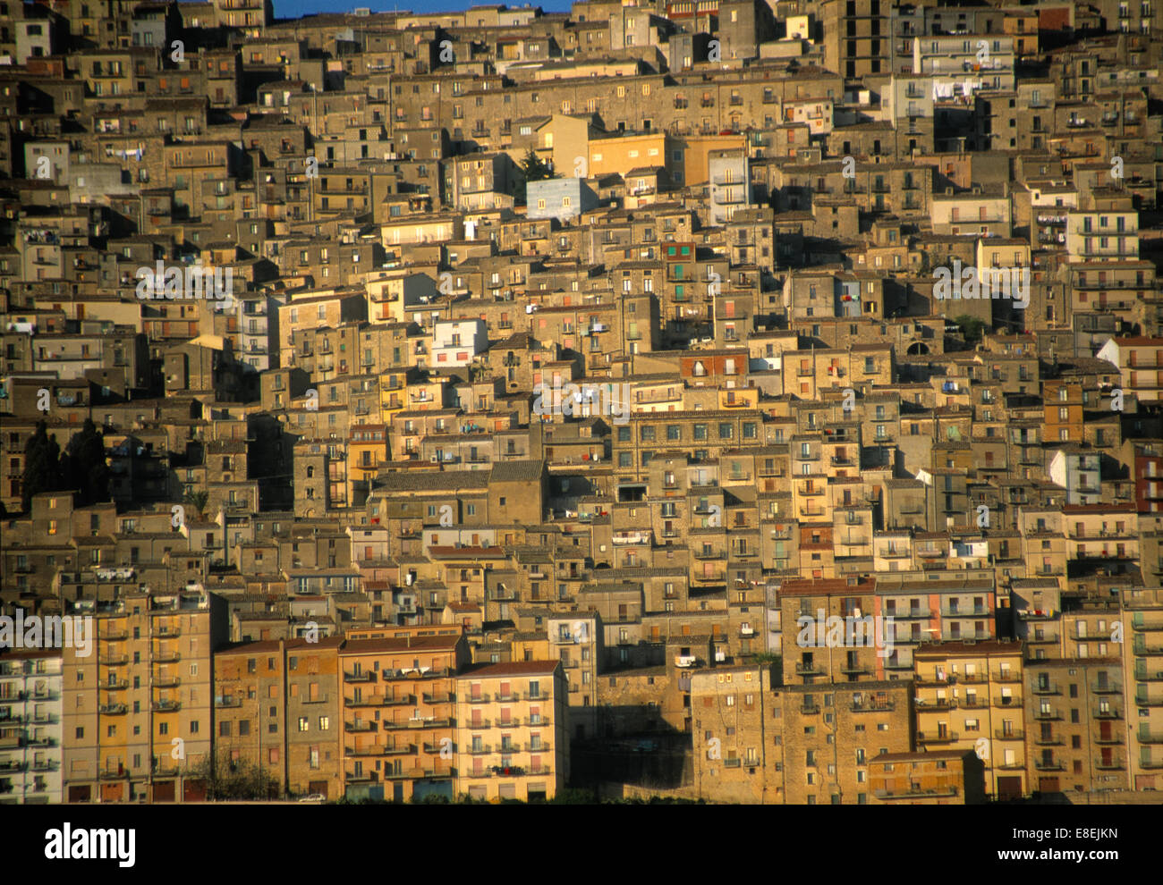 Sizilien, Sicilia, ist die größte Insel im Mittelmeer und hat eine sehr ausgeprägte Landschaft & Kultur Stockfoto