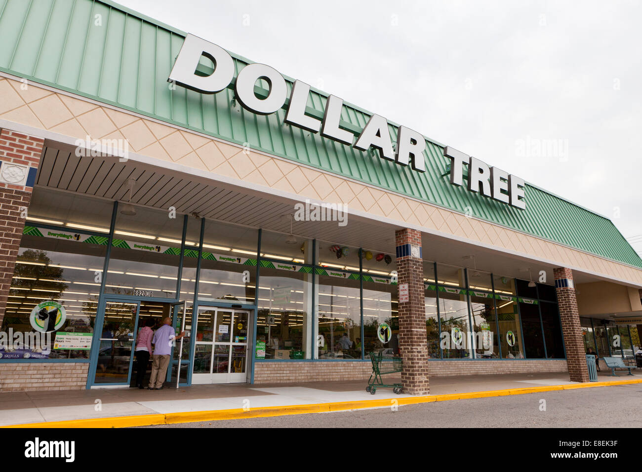 Dollar Tree Schaufenster - Virginia USA Stockfoto