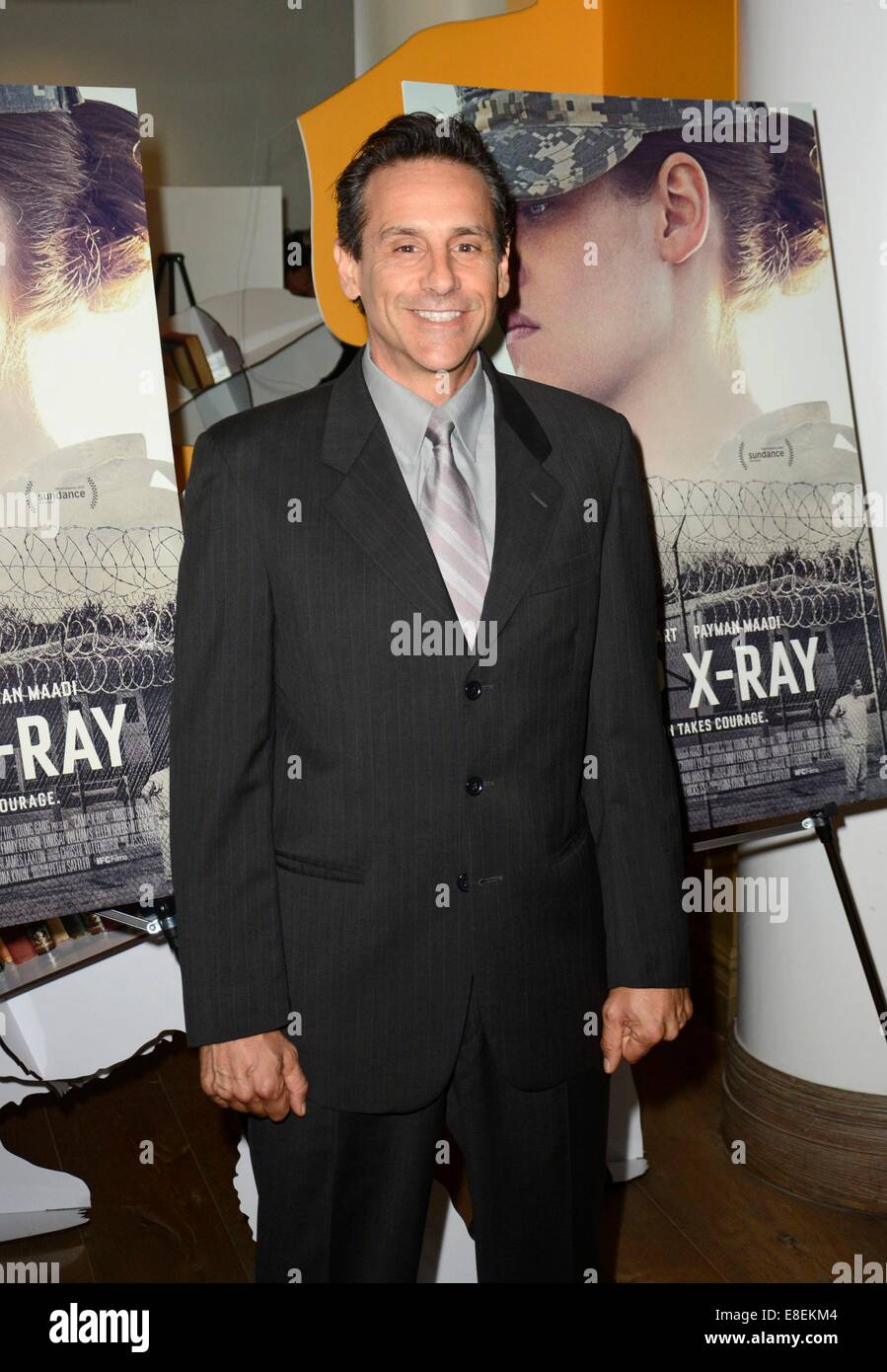 New York, NY, USA. 6. Oktober 2014. Larry Romano im Ankunftsbereich für CAMP x-ray Special Screening, Crosby Street Hotel, New York, NY 6. Oktober 2014. Bildnachweis: Derek Sturm/Everett Collection/Alamy Live-Nachrichten Stockfoto