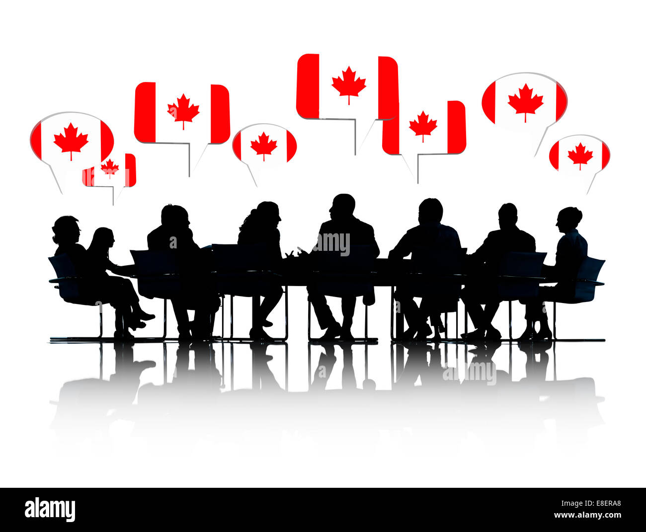 Sprechenden Business-Menschen-Silhouetten Isolated On White mit Sprechblase kanadische Flagge Stockfoto