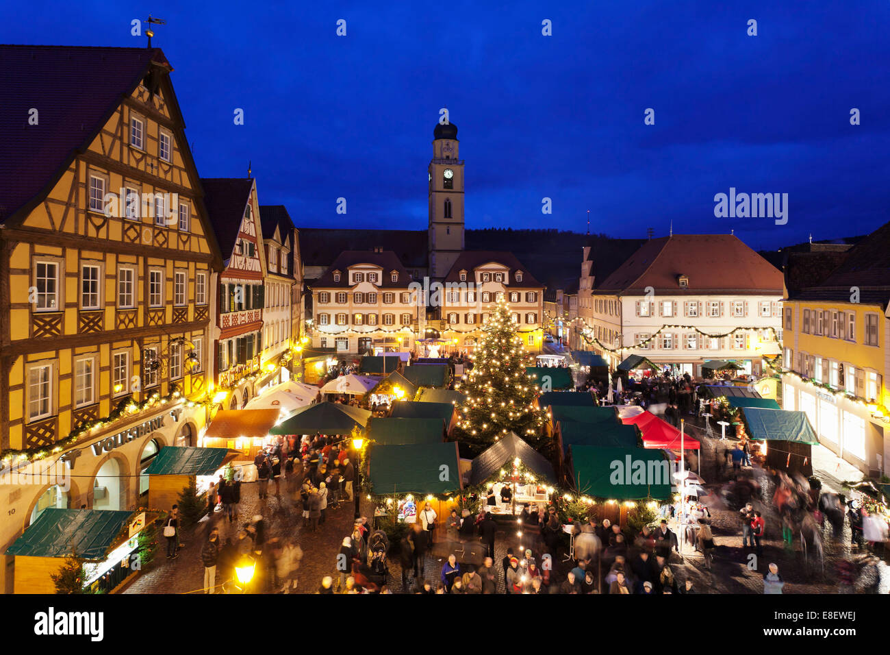 Schnee Weihnachten 2022 Baden Württemberg Weihnachtsmarkt, Bad Mergentheim, BadenWürttemberg, Deutschland