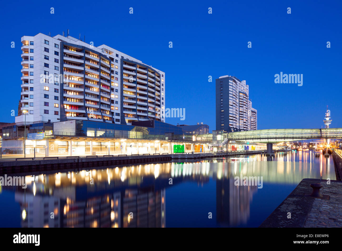 Columbus-Center Bremerhaven-Shopping-Mall, Büro- und Wohngebäuden, Alter Hafen, Bremerhaven, Bremen, Deutschland Stockfoto