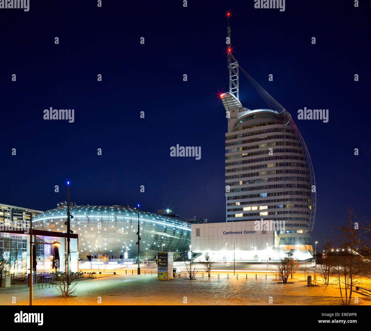 Klima Haus Bremerhaven 8° Ost, Hotel Atlantic Sail City, Entwicklungsgebiet der Havenwelten, Alter Hafen, Bremerhaven, Bremen Stockfoto