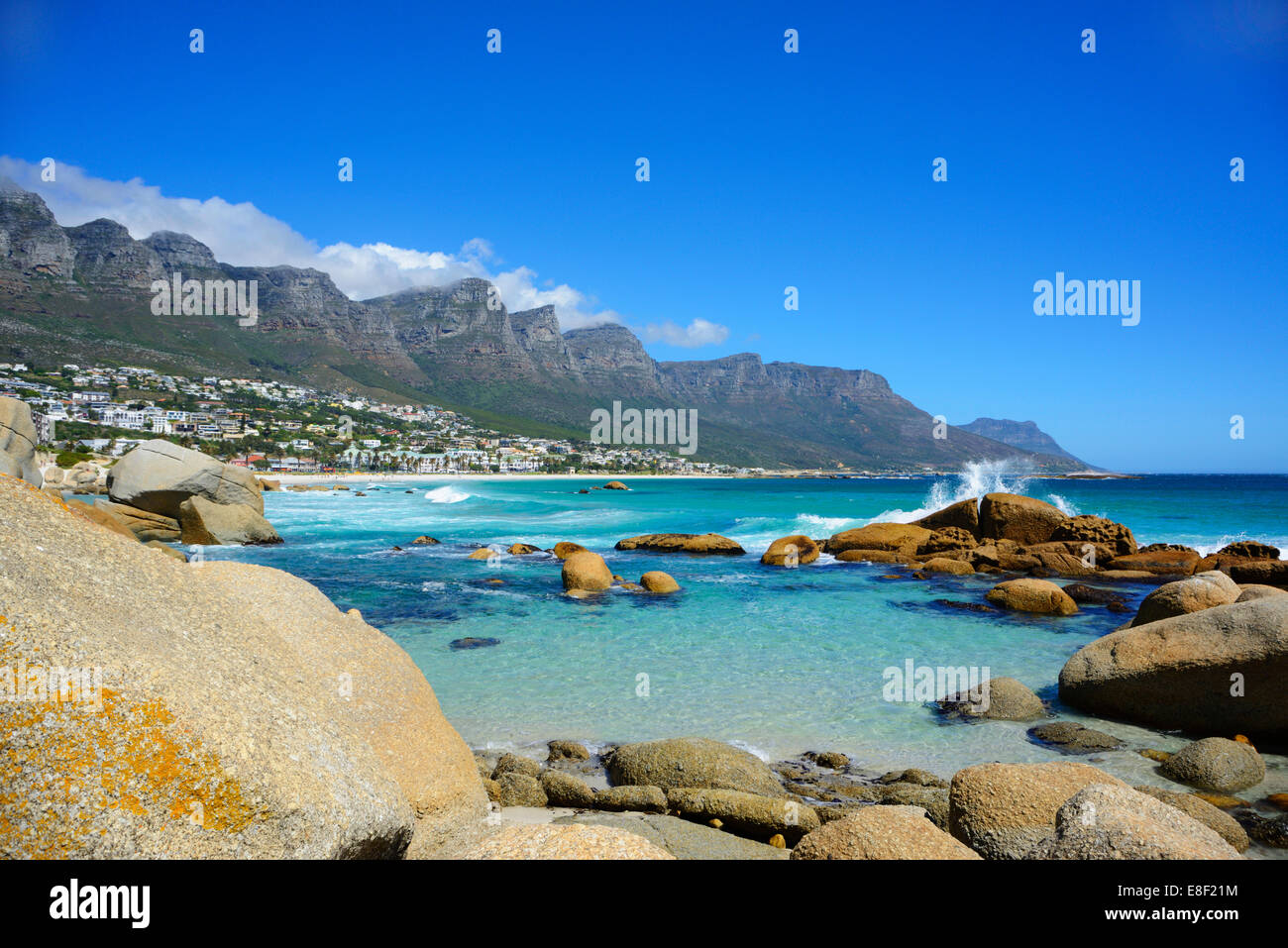 Kapstadt V&A Waterfront mit Tafelberg Stockfoto