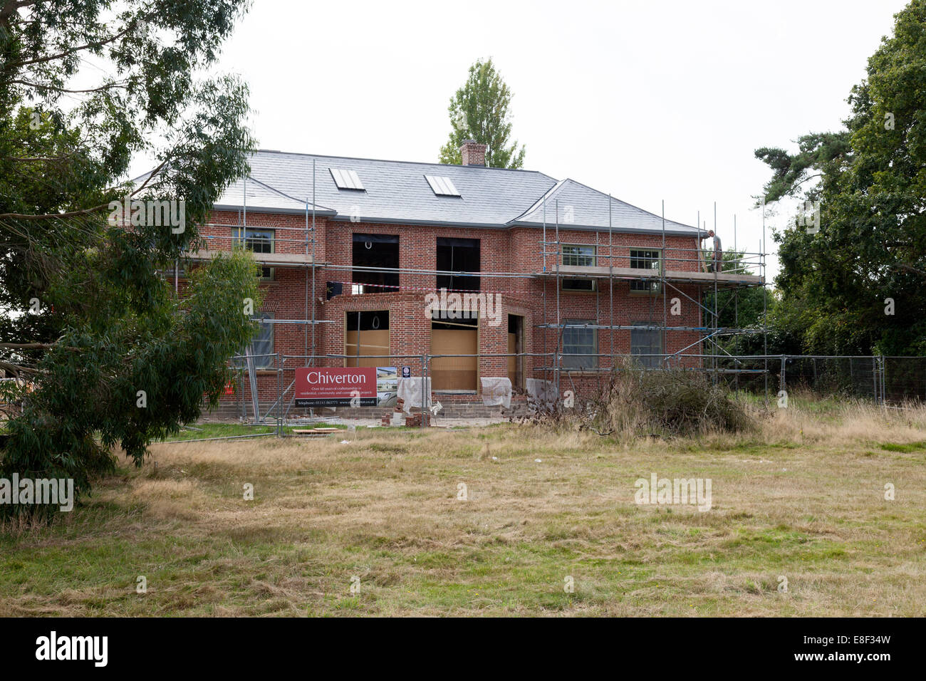 Neues Haus gebaut neben Chichester Harbour, West Wittering, West Sussex Stockfoto