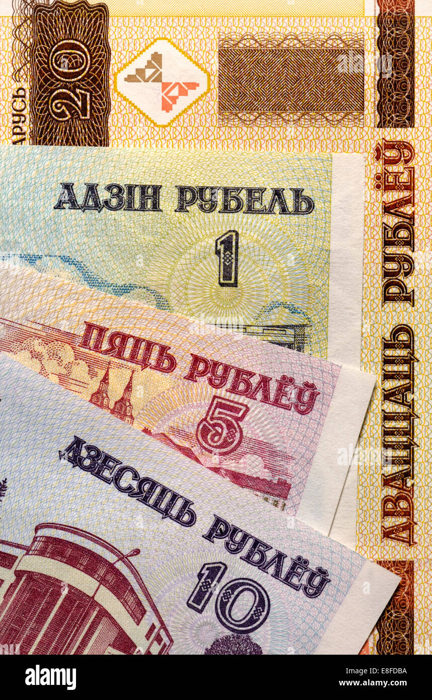 Belarus-Banknoten, die Zahlen in das kyrillische Alphabet. 1, 5, 10 und 20 Rubel Stockfoto