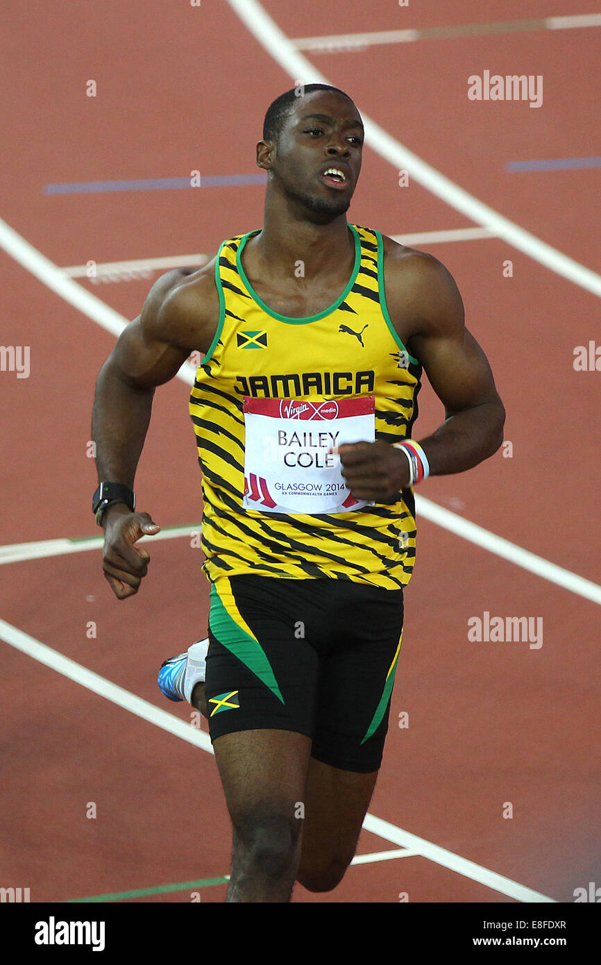Kemar Bailey-Cole (JAM) gewinnt die Goldmedaille gegen Adam Gemili (ENG), die Silbermedaille - Herren 100 m Finale nimmt. Leichtathletik- Stockfoto
