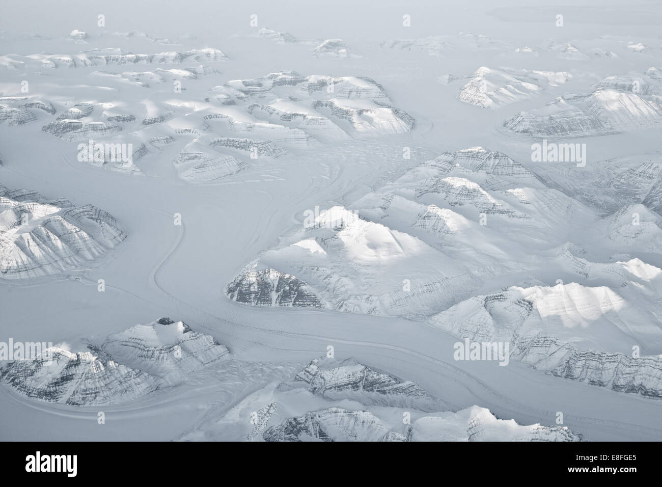 Luftaufnahme der schneebedeckten Berge, Grönland Stockfoto