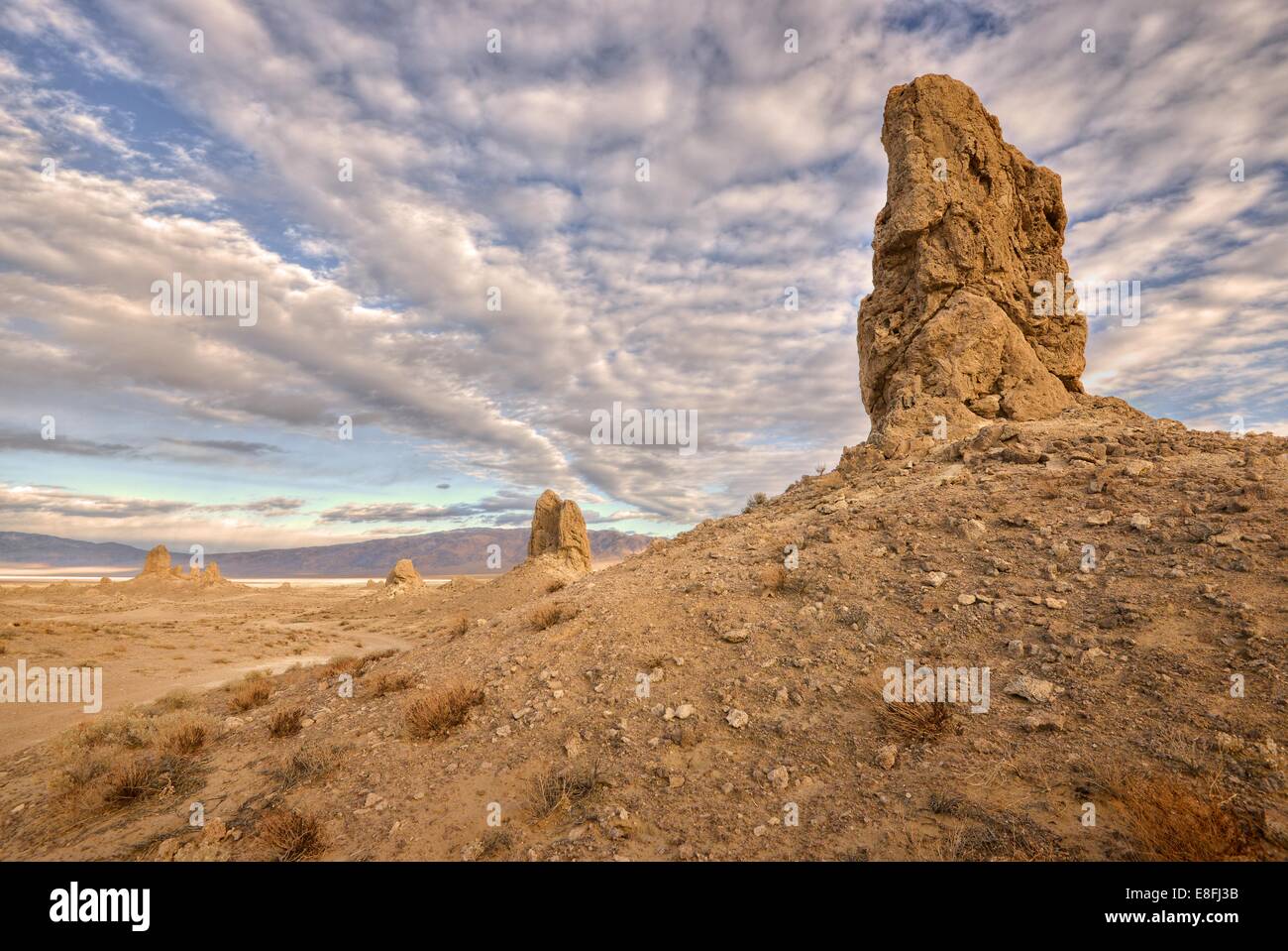 USA, California, Trona, Anzeigen der Pinnacles National Naturdenkmal Stockfoto