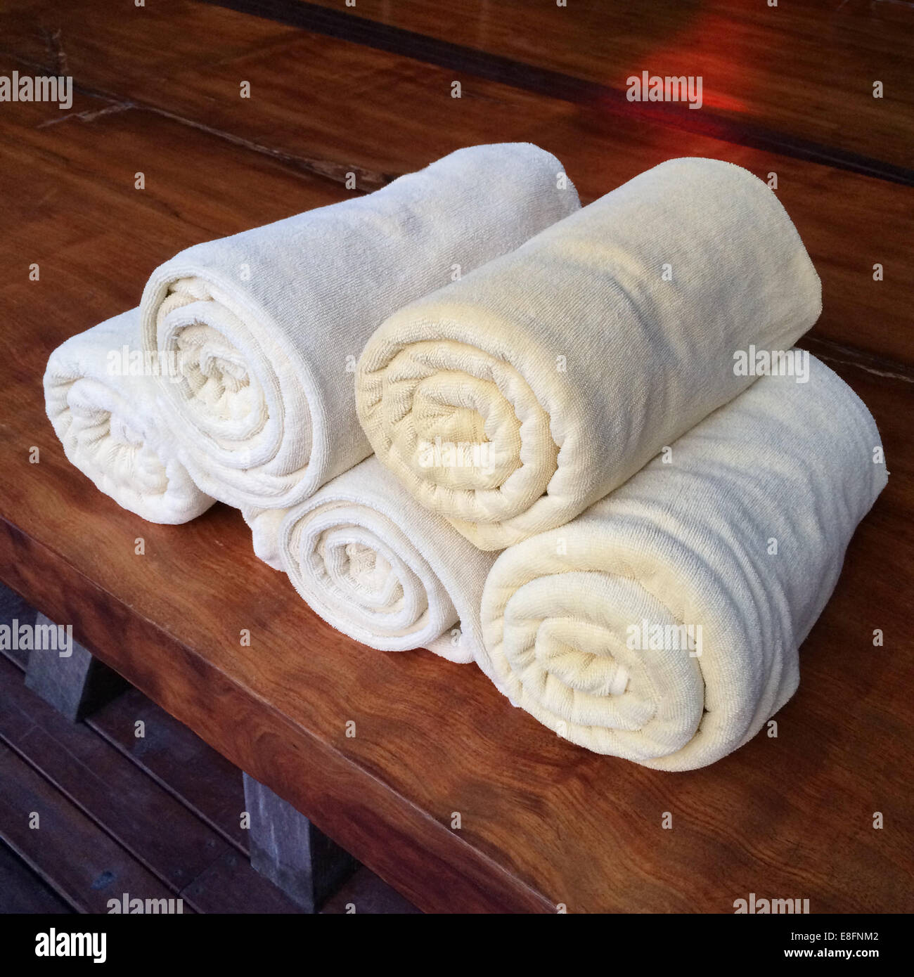 Handtuch Aufgerollt Stockfotos und -bilder Kaufen - Alamy