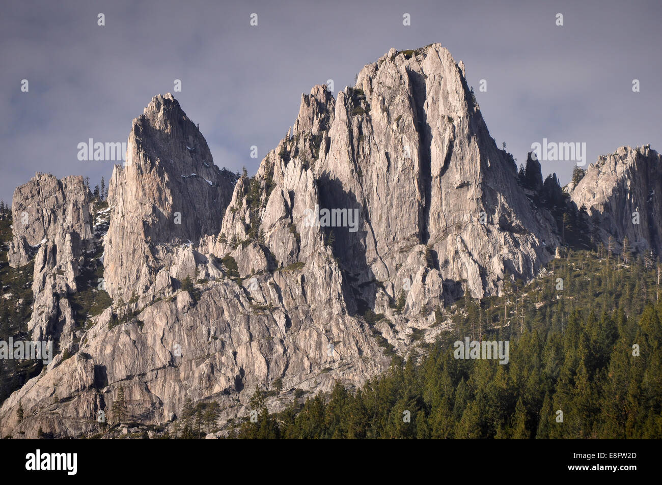 USA, California, zerklüftete Bergspitzen des Schlosses Klippen State Park Stockfoto