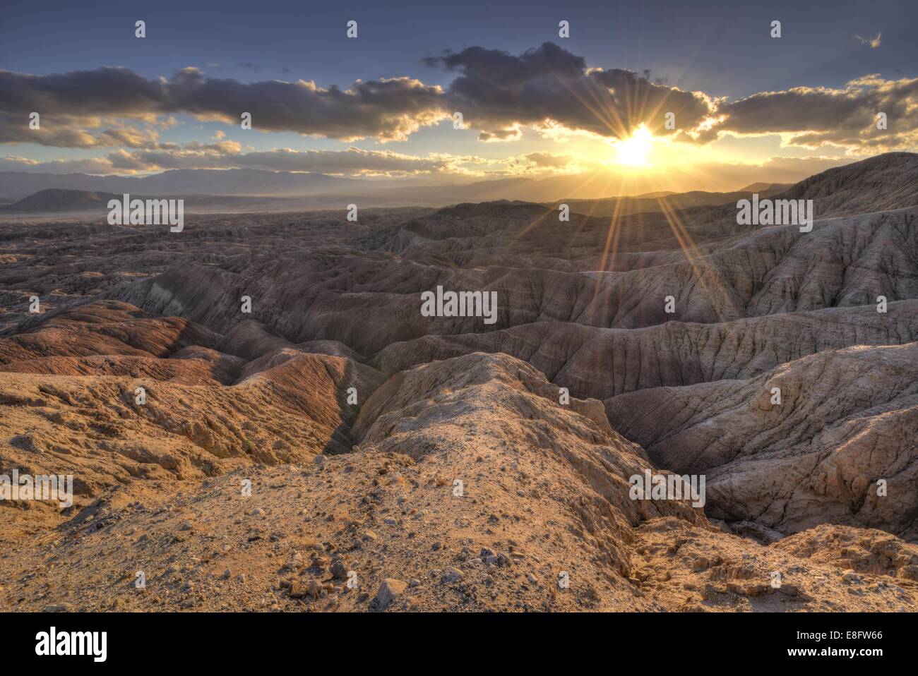 USA, California, Anza-Borrego Desert State Park, Sonnenuntergang in Badlands Stockfoto