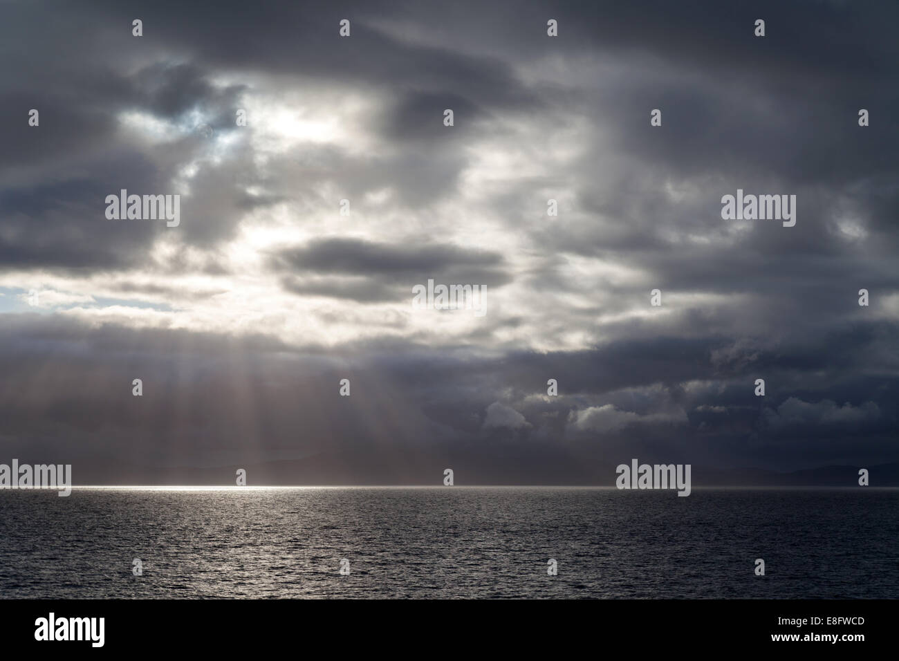 Gewitterhimmel über der Insel Harris, Schottland Stockfoto