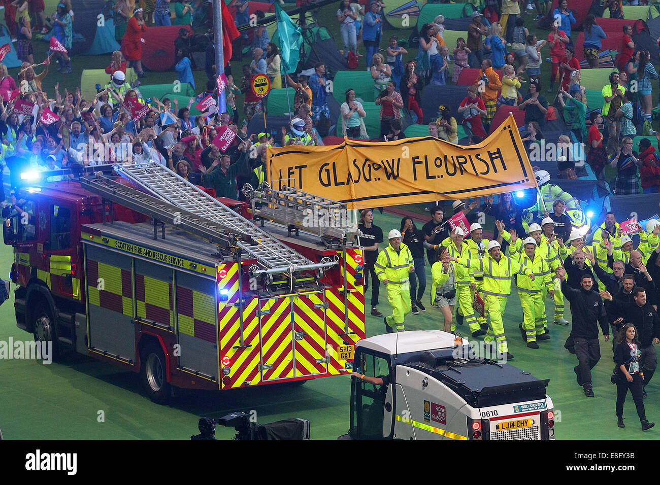 Ich danke den Notdienst- und ratsdiensten und den Clydesiders. Lassen Sie glasgow blühen. Abschlussfeier - Hampden Park - Glasgow Stockfoto