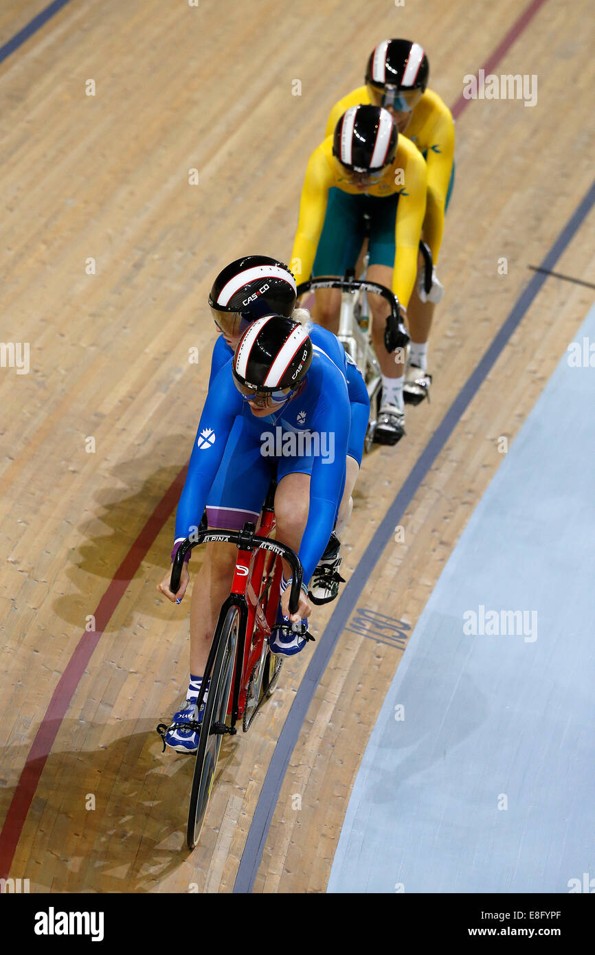 Aileen McGlynn (Schottland) und Brandie O'Connor (Australien) in Aktion Radfahren - Frauen Para Sprint B Tandem-Sir Chris Hoy Velod Stockfoto