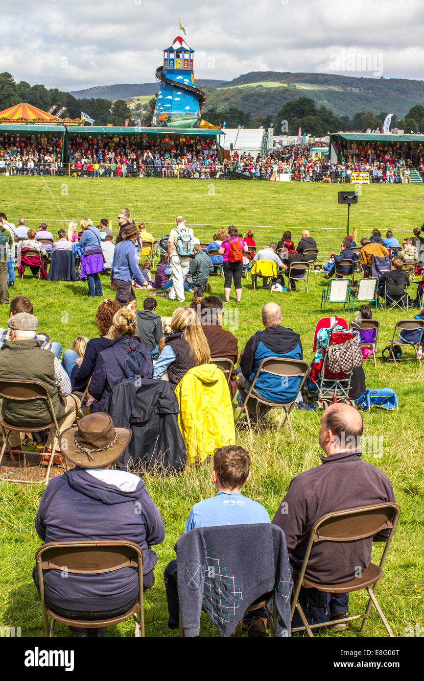 Massen an Chatsworth House Country Fair 2014 in der Nähe von Bakewell Derbyshire England UK Stockfoto