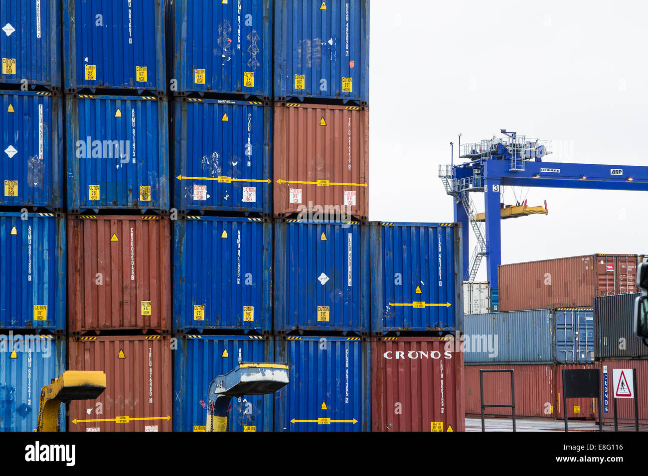 Container im Dock Yard Stockfoto
