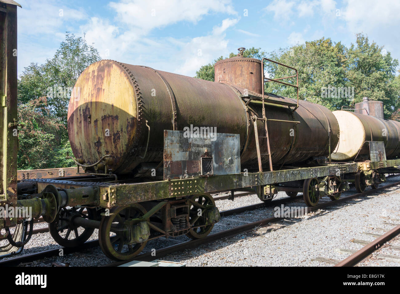 alte verrostete Zug am Bahnhof Hombourg in Belgien Stockfoto