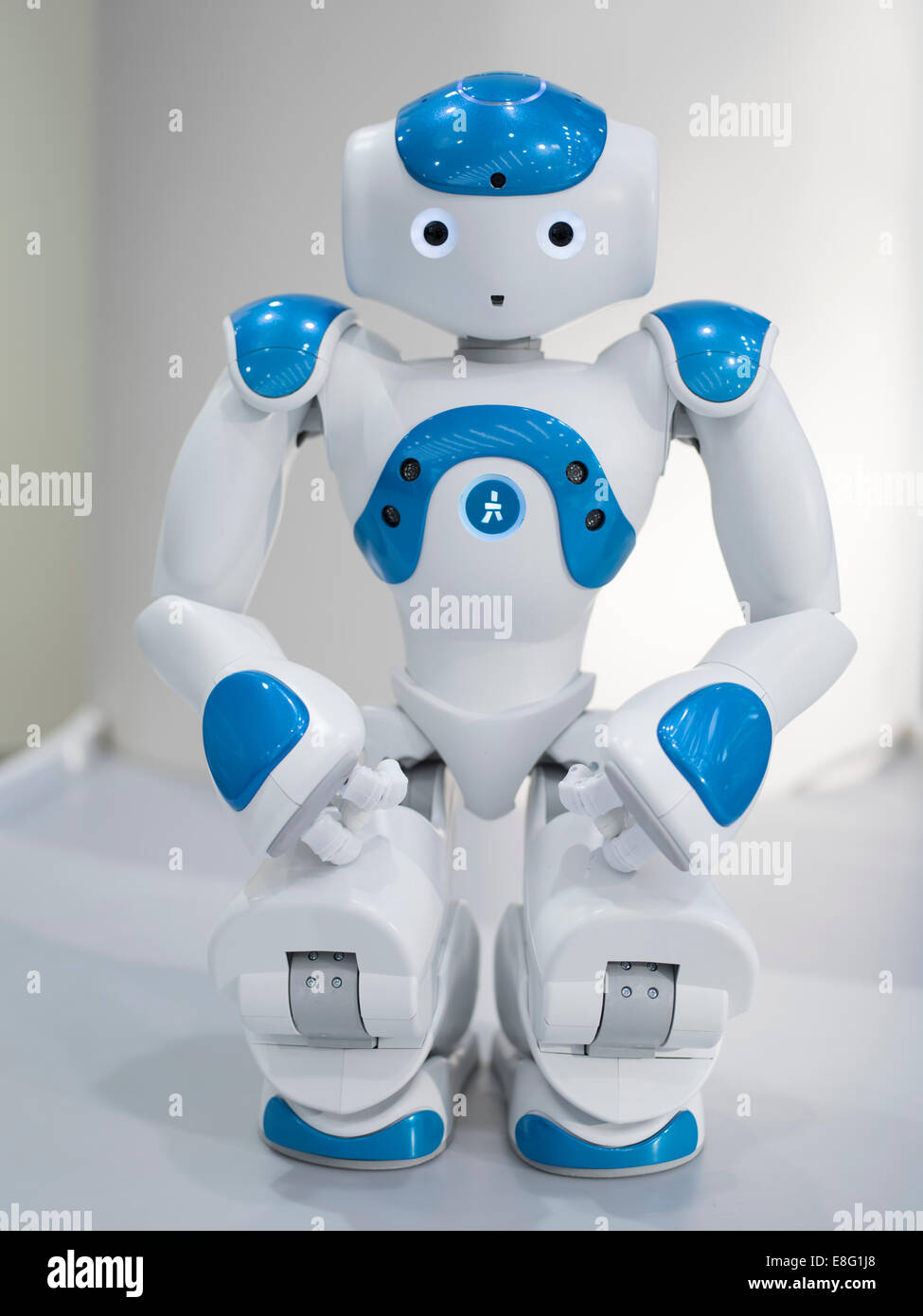 NAO eine autonome, programmierbare humanoider Roboter von Aldebaran Robotics. Stockfoto