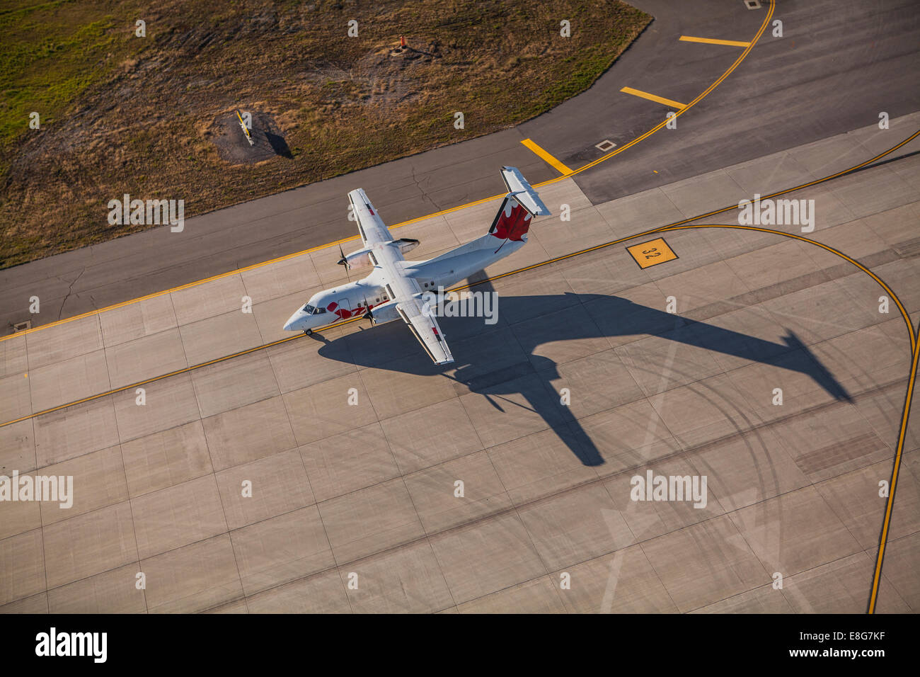 Ein Air Canada Jazz De Havilland Kanada DHC-8-102 immatrikulierten C-GANF gesehen ist des Rollens bei Aeroport International Jean-Lessage airp Stockfoto