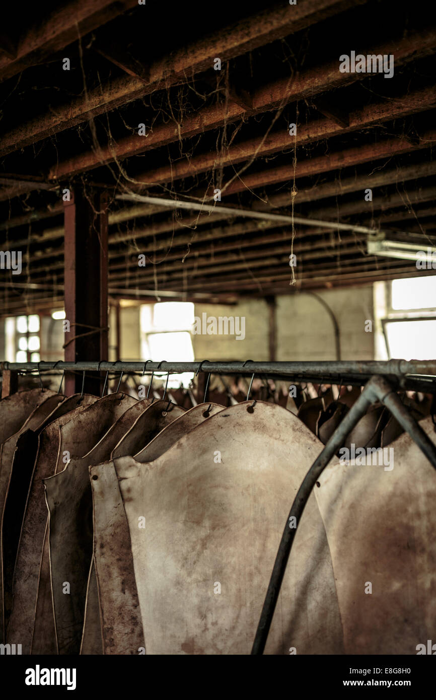 J ist F J Baker Großbritanniens einzig verbliebene traditionelle Eichenrinde Gerberei Stockfoto