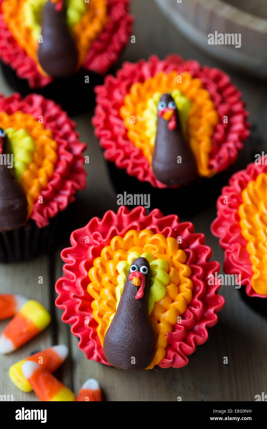 Cupcakes mit Buttercreme Puten geschmückt Stockfoto