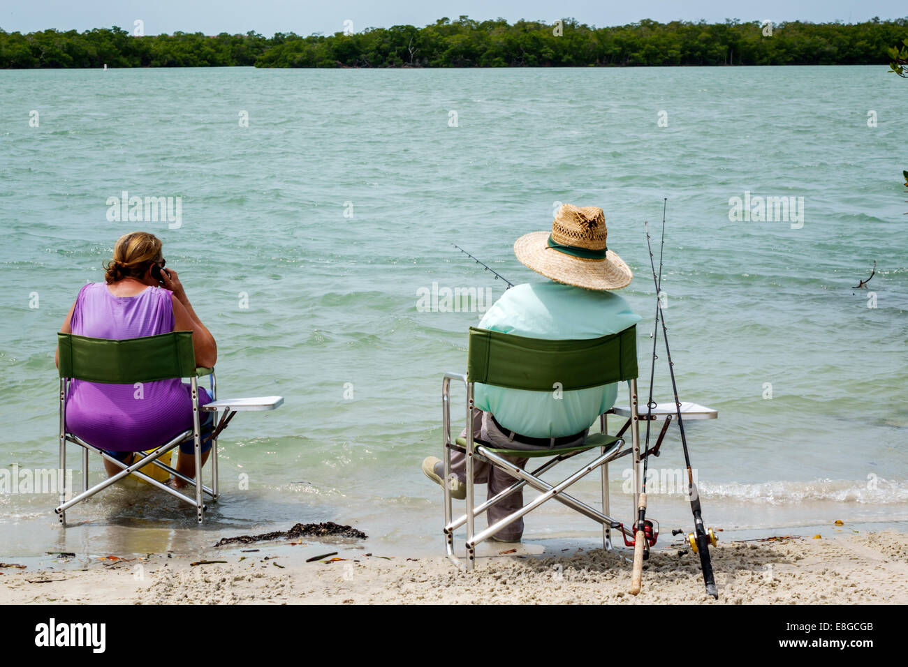 Fort Ft. Myers Beach Florida, Long Key, Golf von Mexiko, Lover's Key State Park, New Pass, Estero Bay Water, Erwachsene Erwachsene Männer Männer Männer, Frauen weibliche Jungen Stockfoto