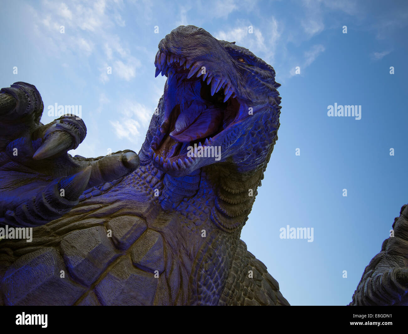 6,6 Meter Godzilla im Tokyo Midtown Garden in Roppongi, Tokyo. 60. Jahrestag der ersten "Godzilla" Film in 1954 Stockfoto