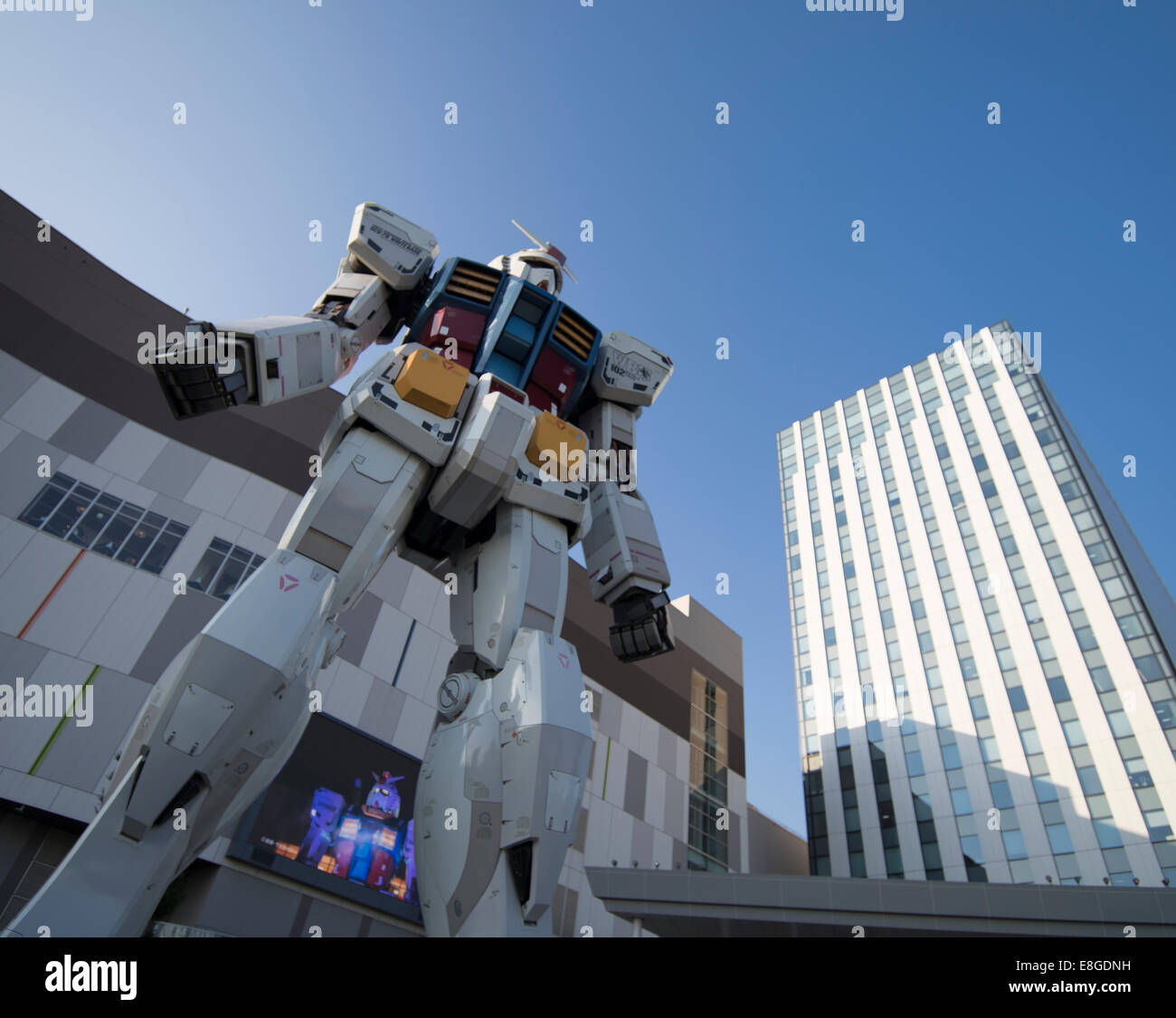 18 Meter Gundam Statue vor DiverCity Tokyo Plaza, Odaiba, Tokio. Stockfoto