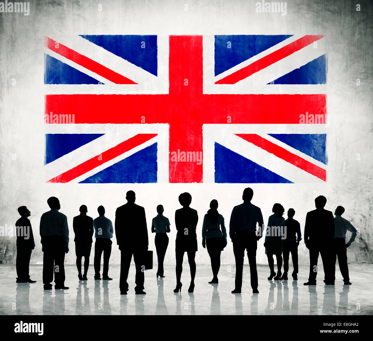 Amerikanische Flagge und eine Gruppe von Geschäftsleuten. Stockfoto