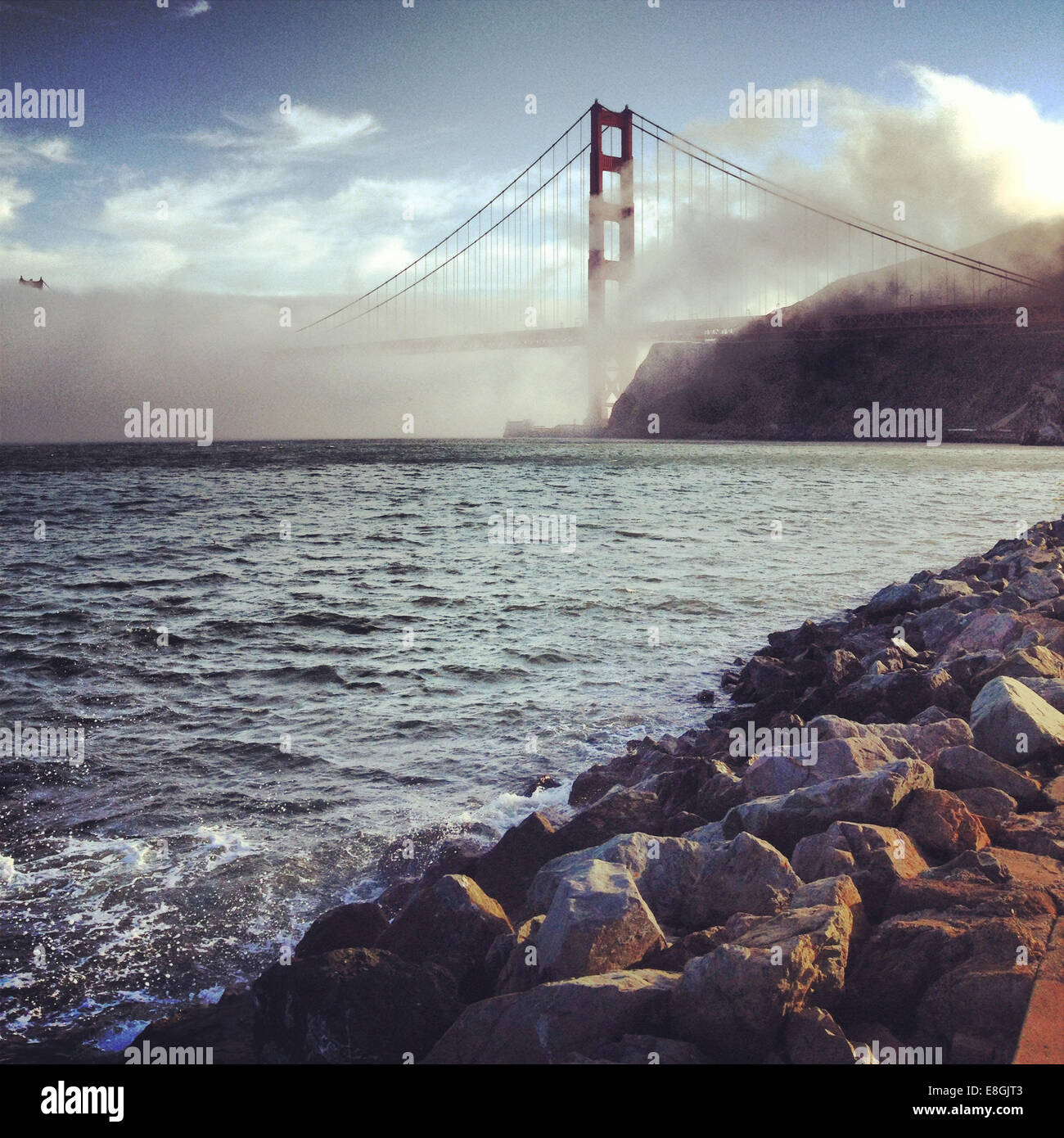 Golden Gate Bridge im Nebel, San Francisco, Kalifornien, USA Stockfoto