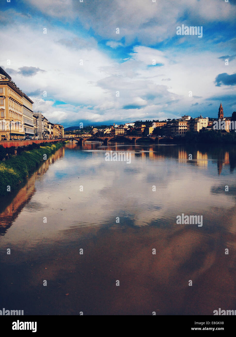 Italien, Toskana, Florenz, Blick von Vespucci Brücke Stockfoto