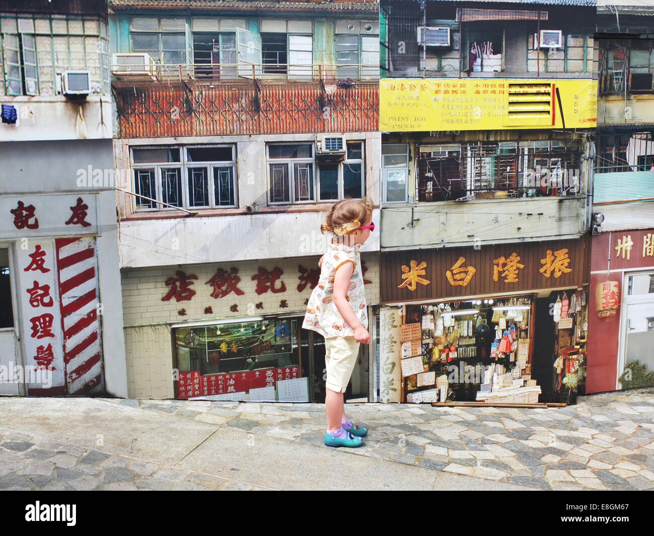 China, Hong Kong, Mädchen (4-5) auf Victoria Peak Stockfoto