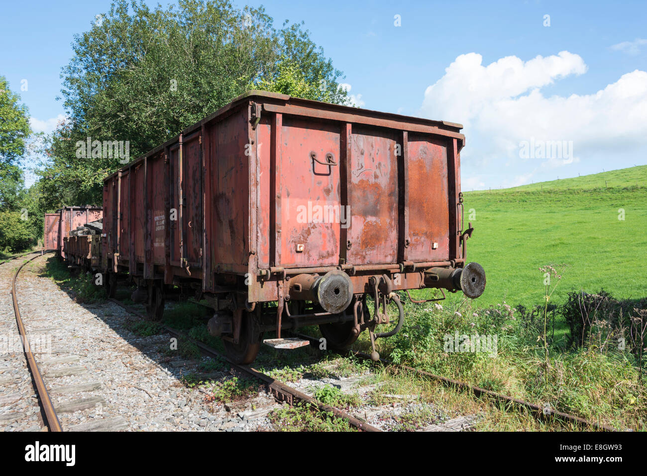 alte verrostete Zug am Bahnhof Hombourg in Belgien Stockfoto