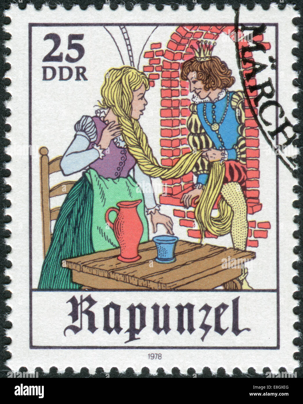 Briefmarke gedruckt in Deutschland, zeigt eine Szene aus einem Märchen der Gebrüder Grimm, Rapunzel Stockfoto