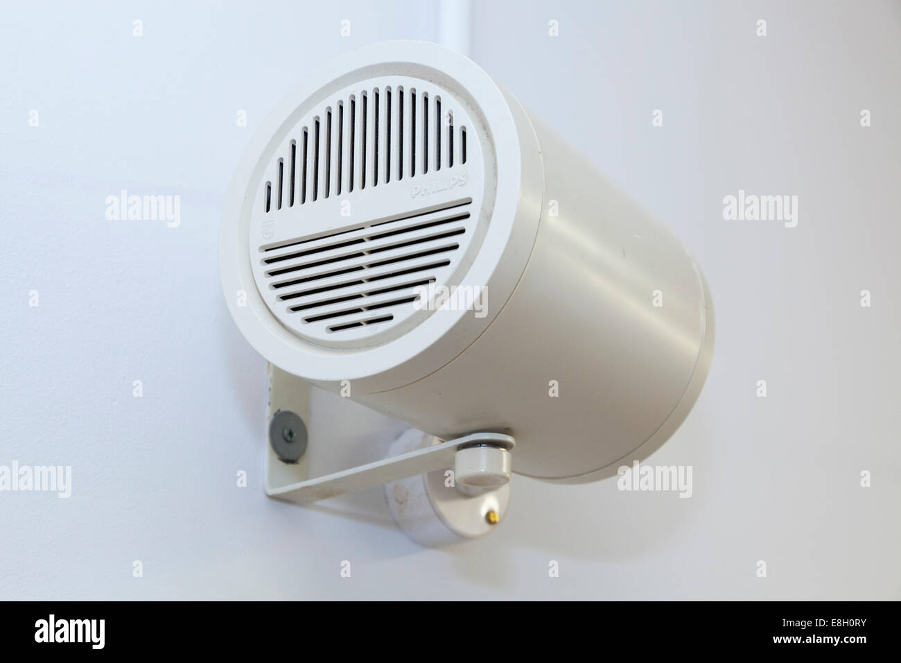 Lautsprecher für Lautsprecheranlage Gebäudeinneren. Stockfoto