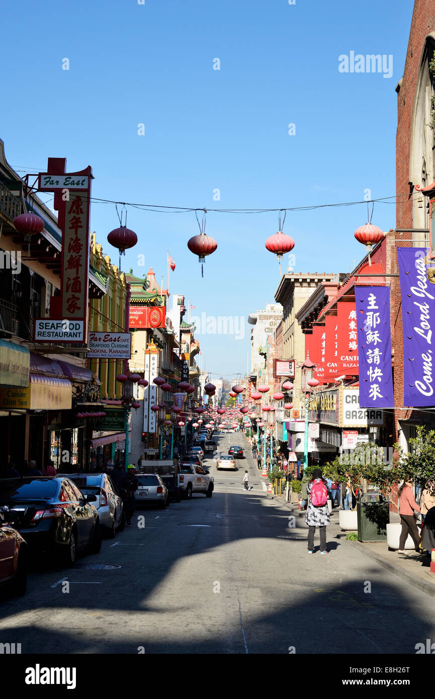 USA, Kalifornien, San Francisco, Grant Avenue in Chinatown mit Lampions Stockfoto